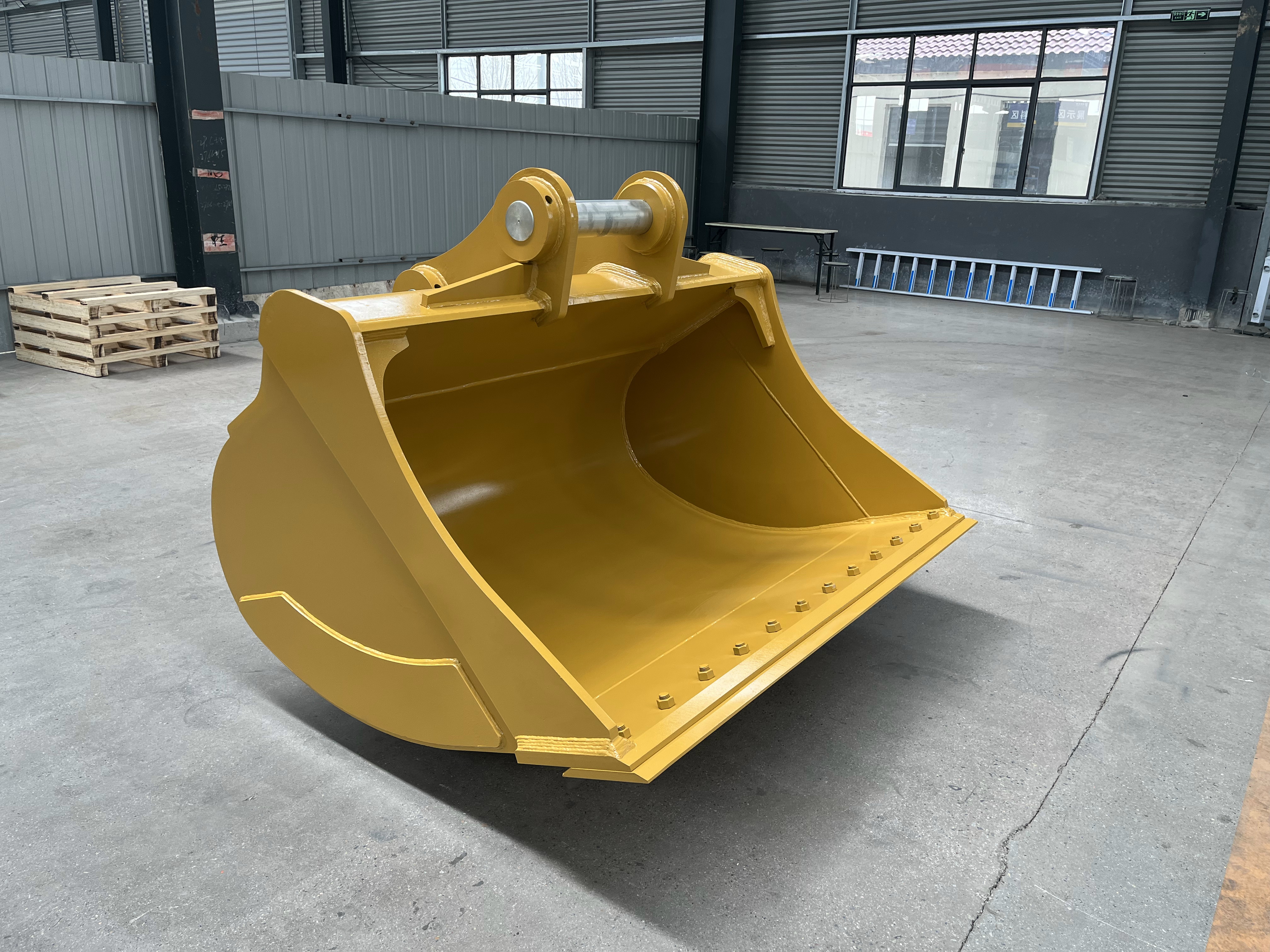 CAT336DB cleaning bucket 